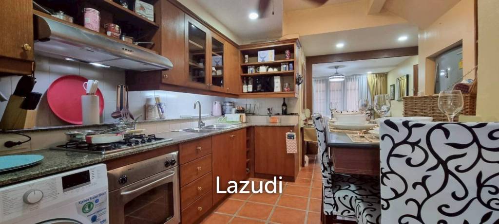5 Storey Commercial Building In Pratumnak