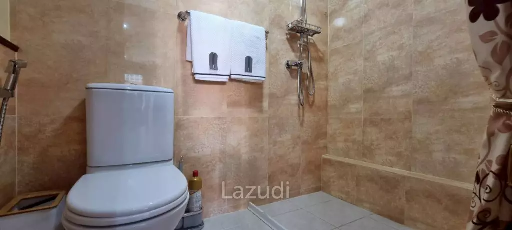 5 Storey Commercial Building In Pratumnak