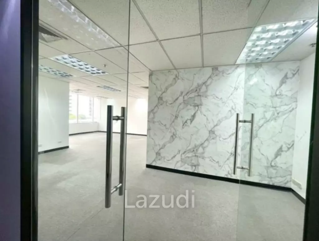 Modern Office Space in Paso Tower Bangkok