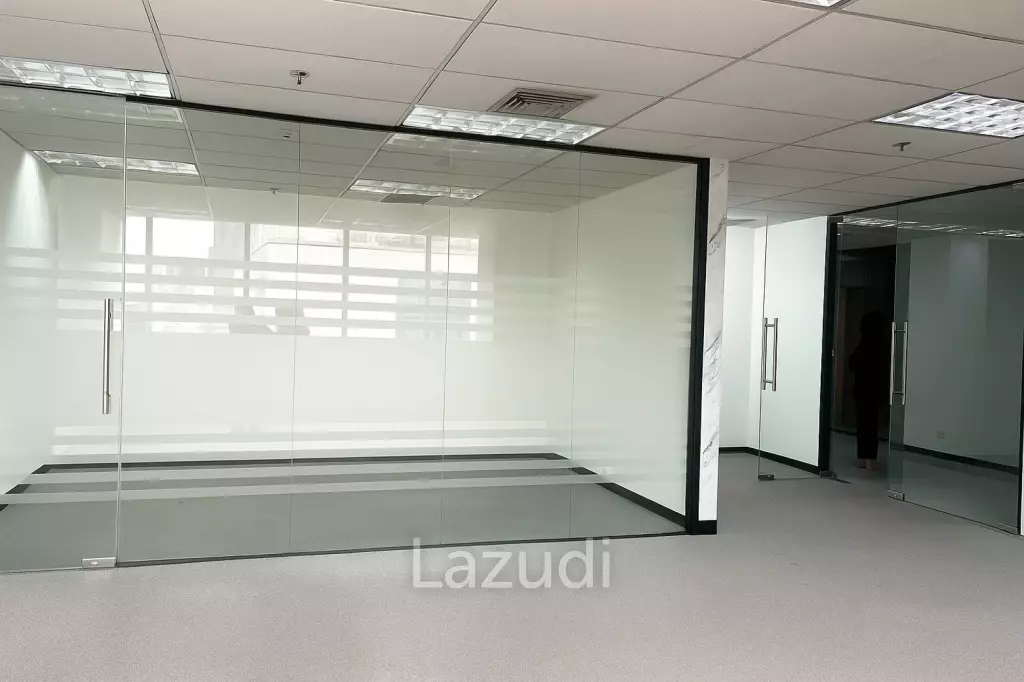 Modern Office Space in Paso Tower Bangkok