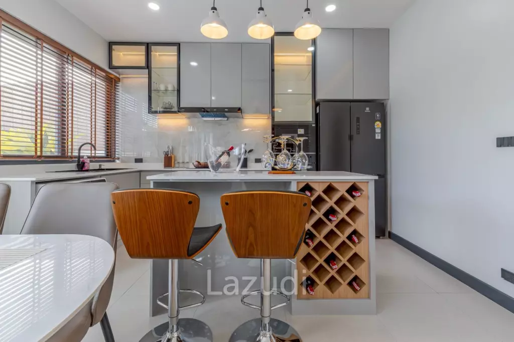 3 Beds 4 Baths 130 SQ.M. Villa In Central Pattaya