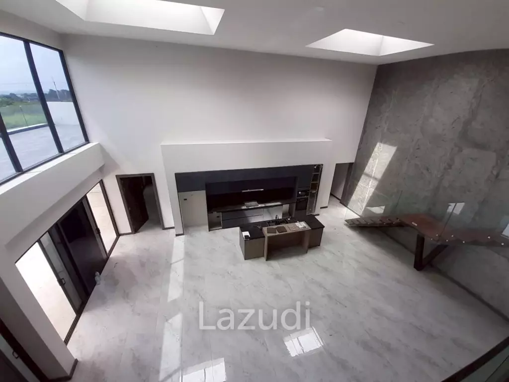 6 Rai Land With Ultra-Luxury Modern Project