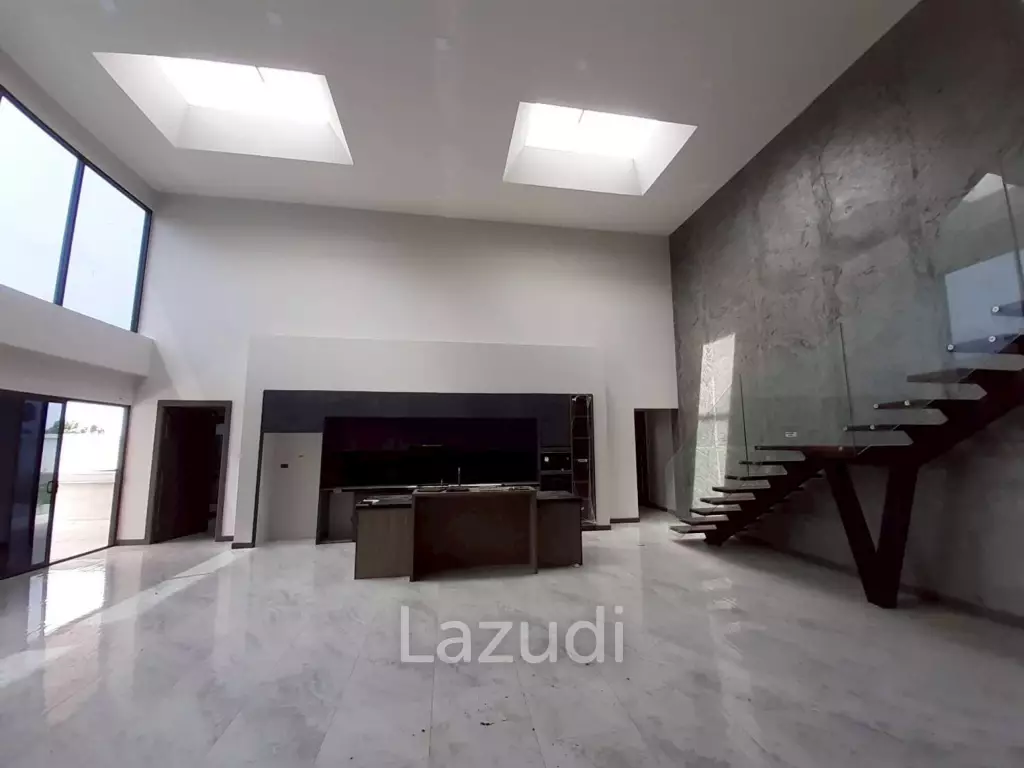 6 Rai Land With Ultra-Luxury Modern Project