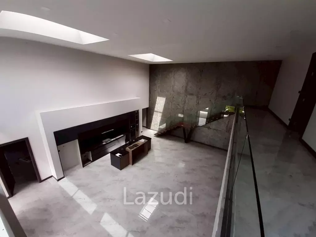 6 Rai Land With Ultra-Luxury Modern Project
