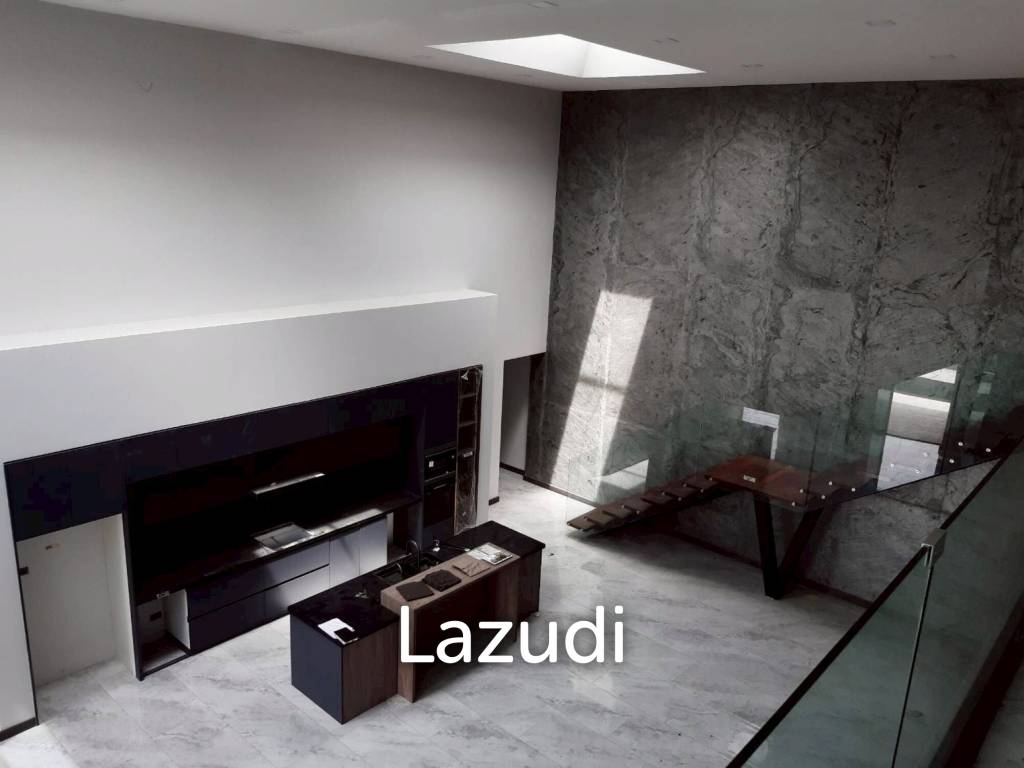 6 Rai Land With Ultra-Luxury Modern Project