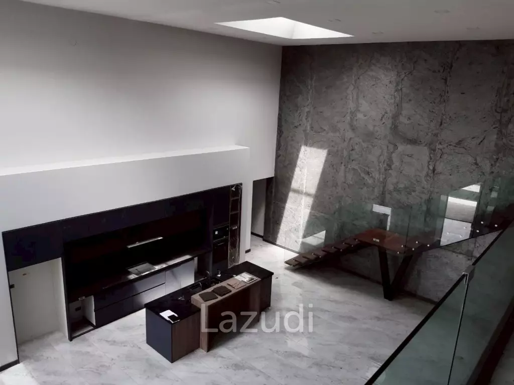 6 Rai Land With Ultra-Luxury Modern Project