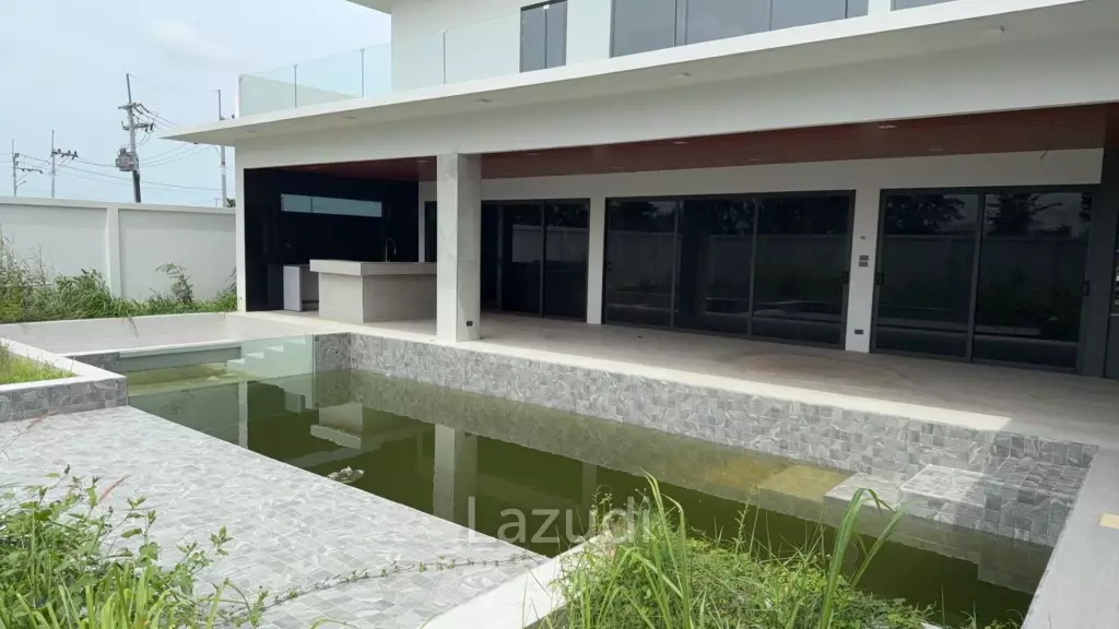 6 Rai Land With Ultra-Luxury Modern Project