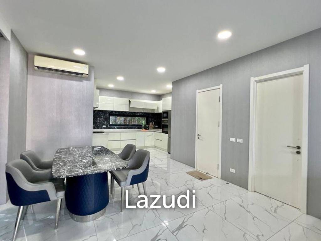 3 Beds 4 Bath 215 SQ.M. Palm Spring Villas