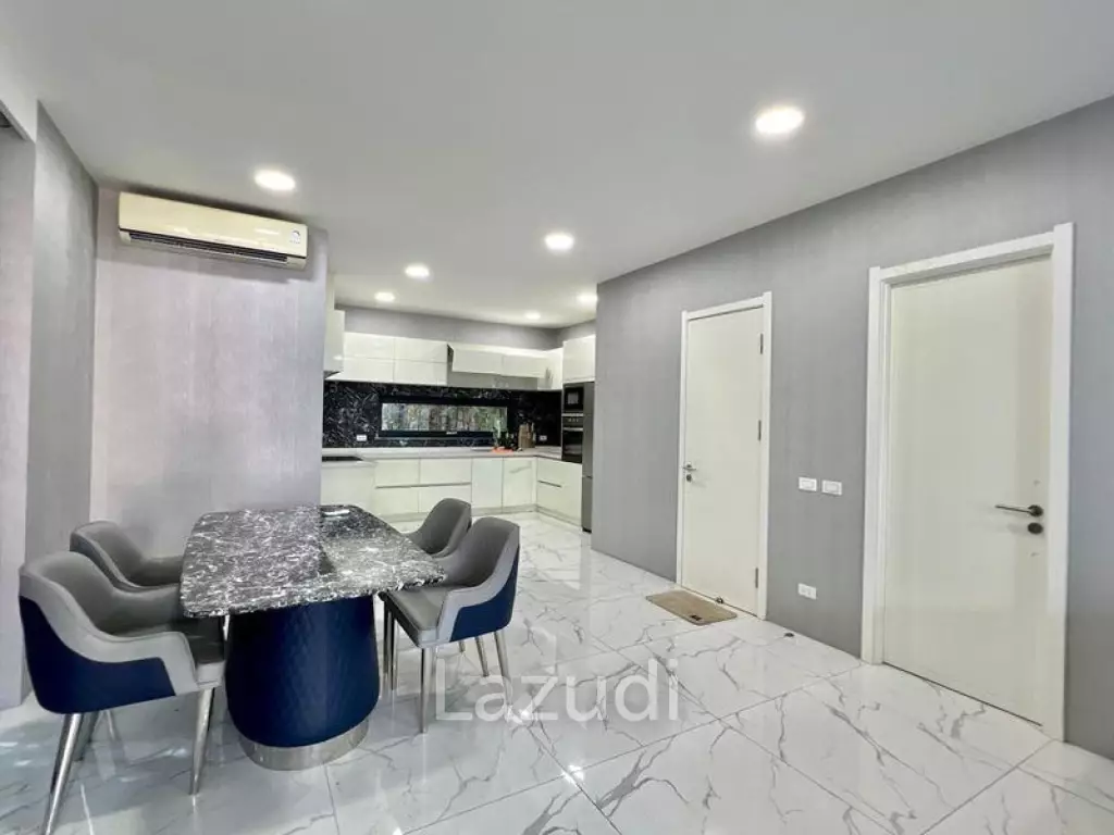 3 Beds 4 Bath 215 SQ.M. Palm Spring Villas
