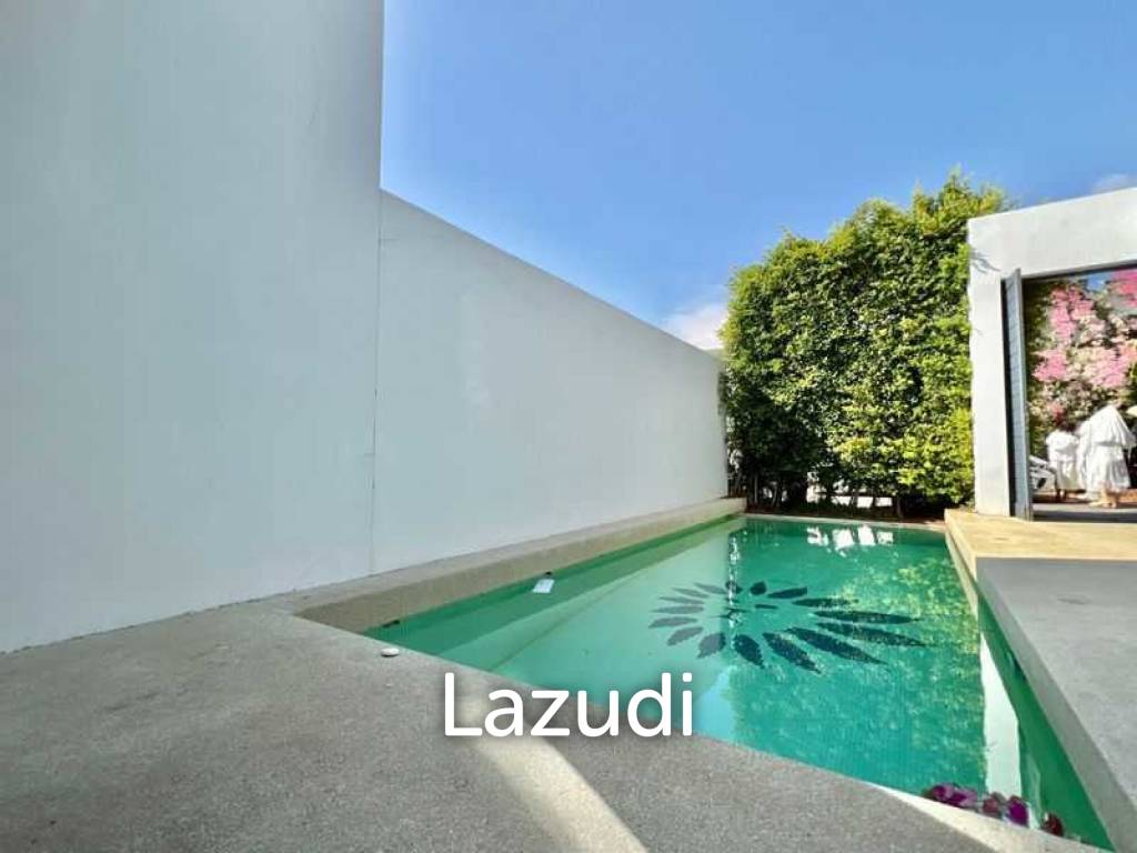 3 Beds 4 Bath 215 SQ.M. Palm Spring Villas