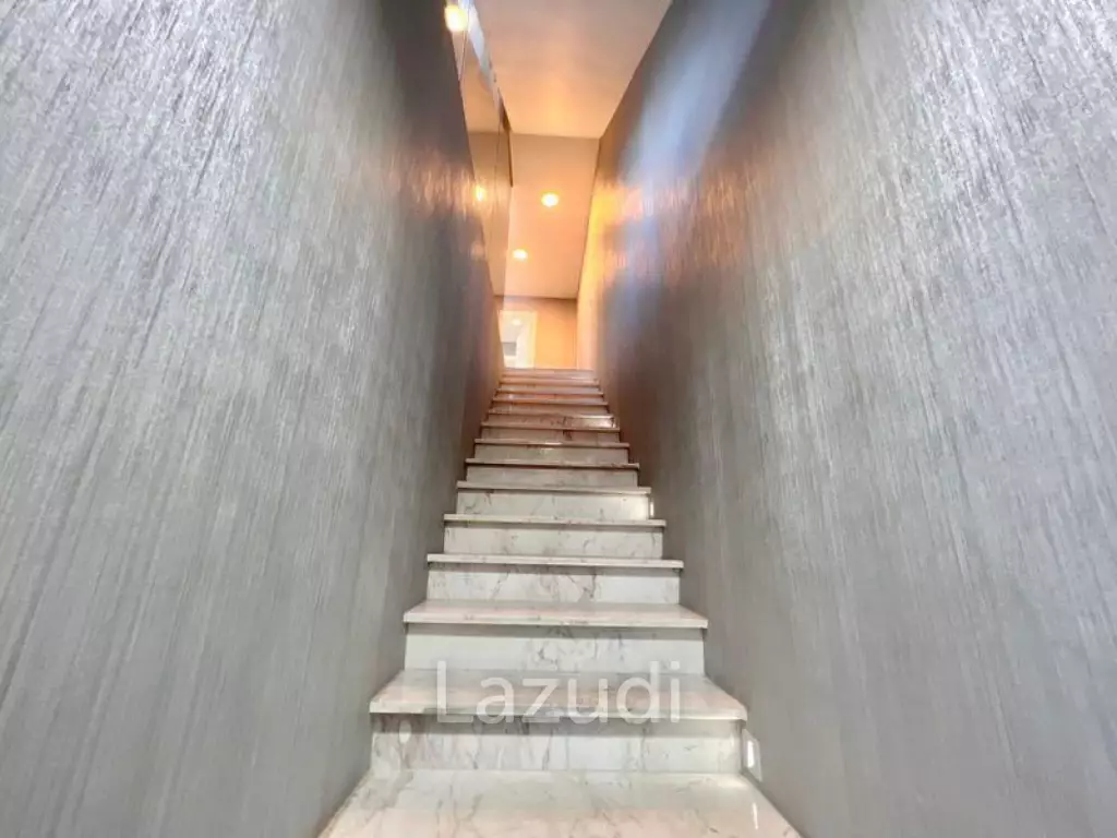 3 Beds 4 Bath 215 SQ.M. Palm Spring Villas