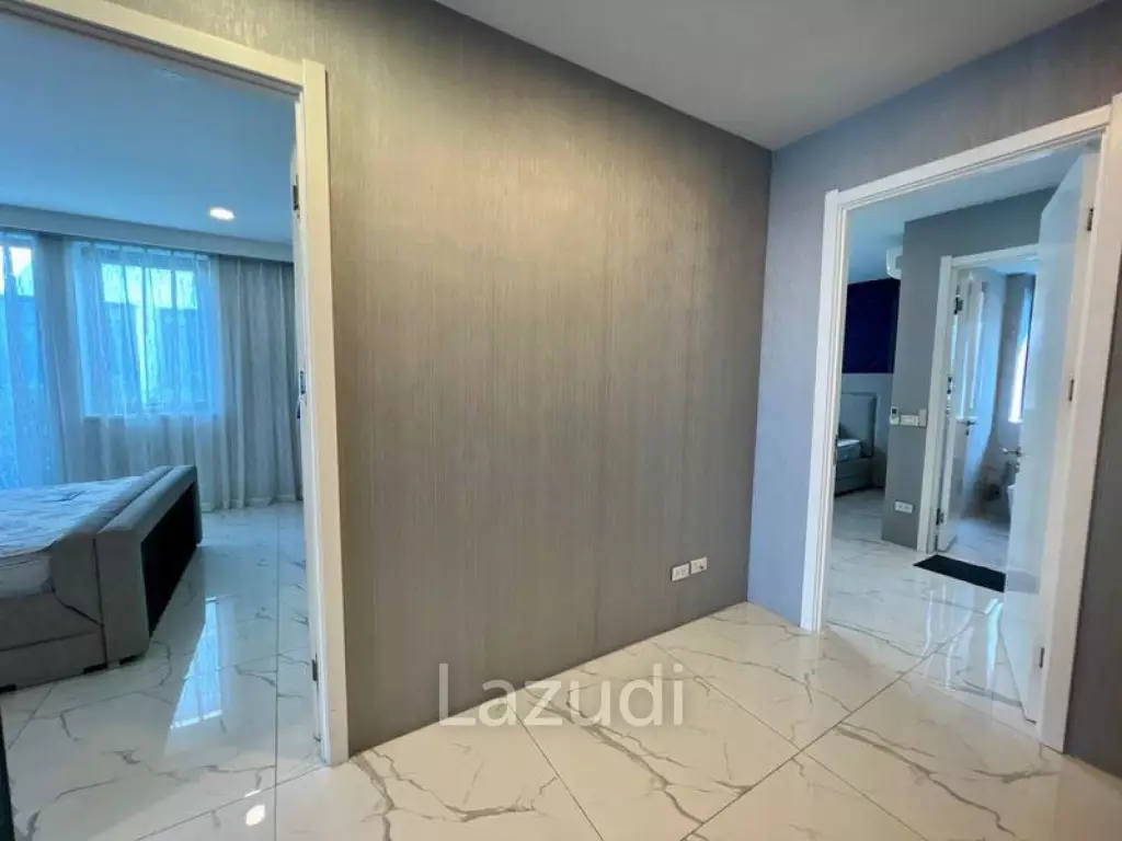 3 Beds 4 Bath 215 SQ.M. Palm Spring Villas