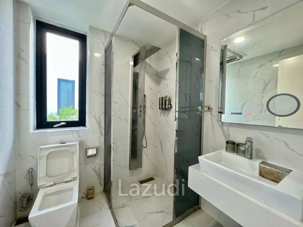 3 Beds 4 Bath 215 SQ.M. Palm Spring Villas