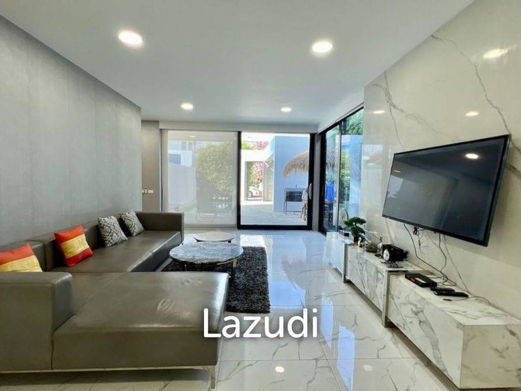 3 Beds 4 Bath 215 SQ.M. Palm Spring Villas