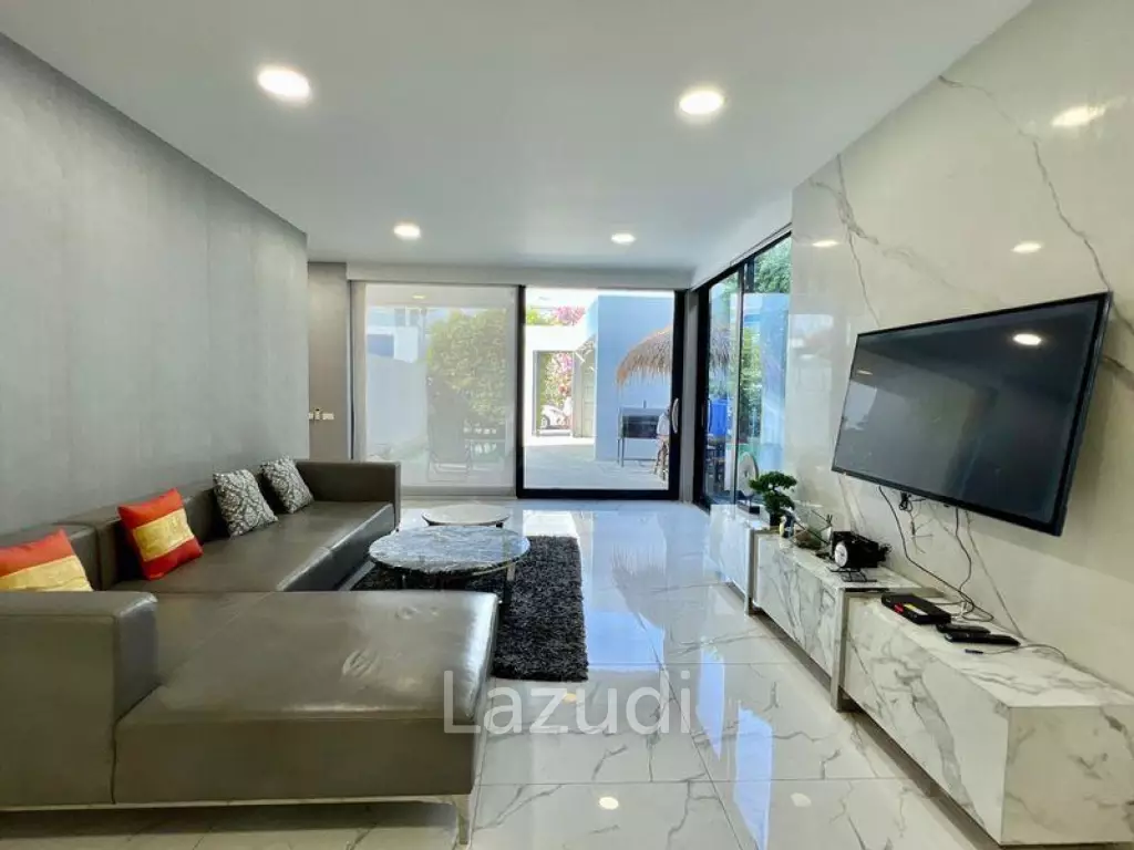 3 Beds 4 Bath 215 SQ.M. Palm Spring Villas