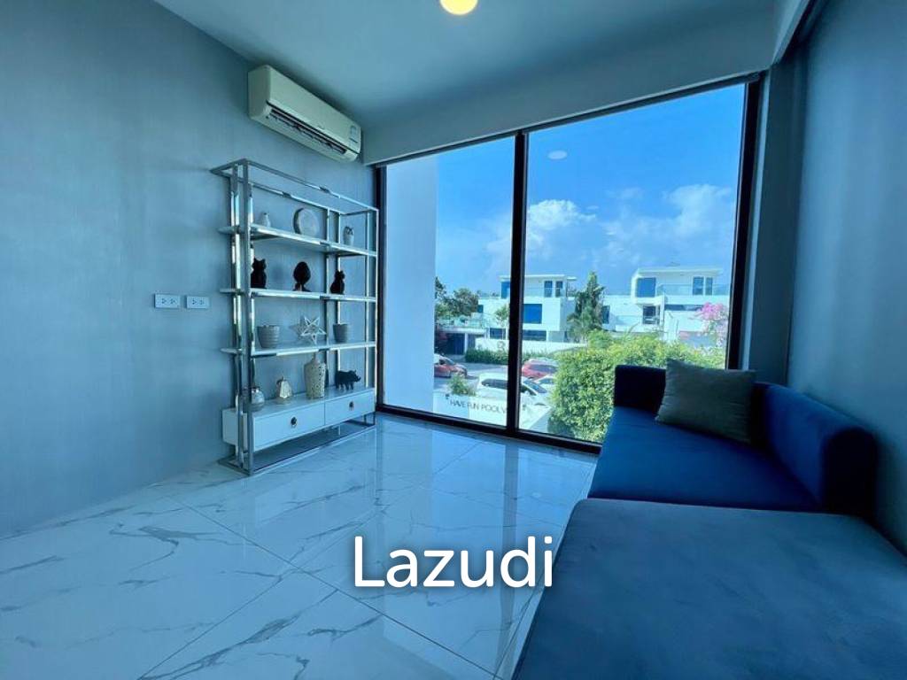 3 Beds 4 Bath 215 SQ.M. Palm Spring Villas