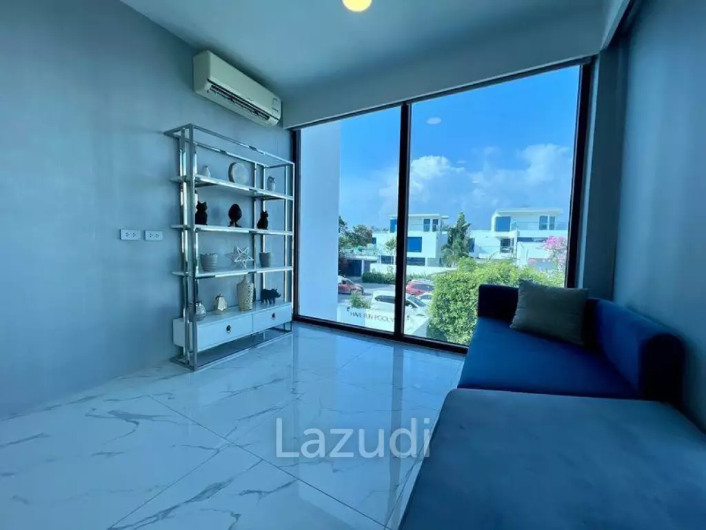 3 Beds 4 Bath 215 SQ.M. Palm Spring Villas