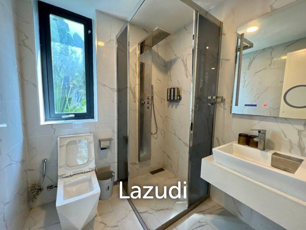 3 Beds 4 Bath 215 SQ.M. Palm Spring Villas