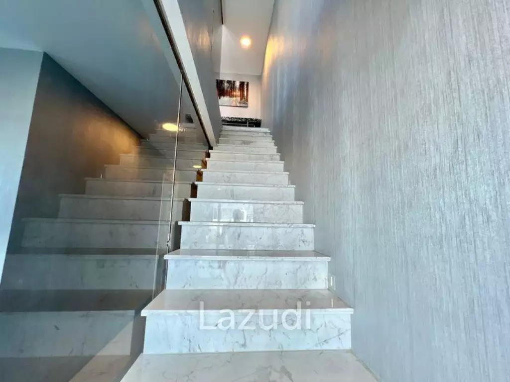 3 Beds 4 Bath 215 SQ.M. Palm Spring Villas