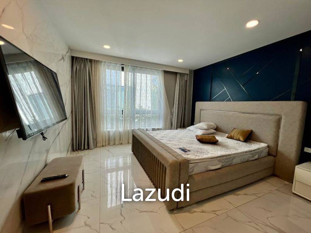 3 Beds 4 Bath 215 SQ.M. Palm Spring Villas
