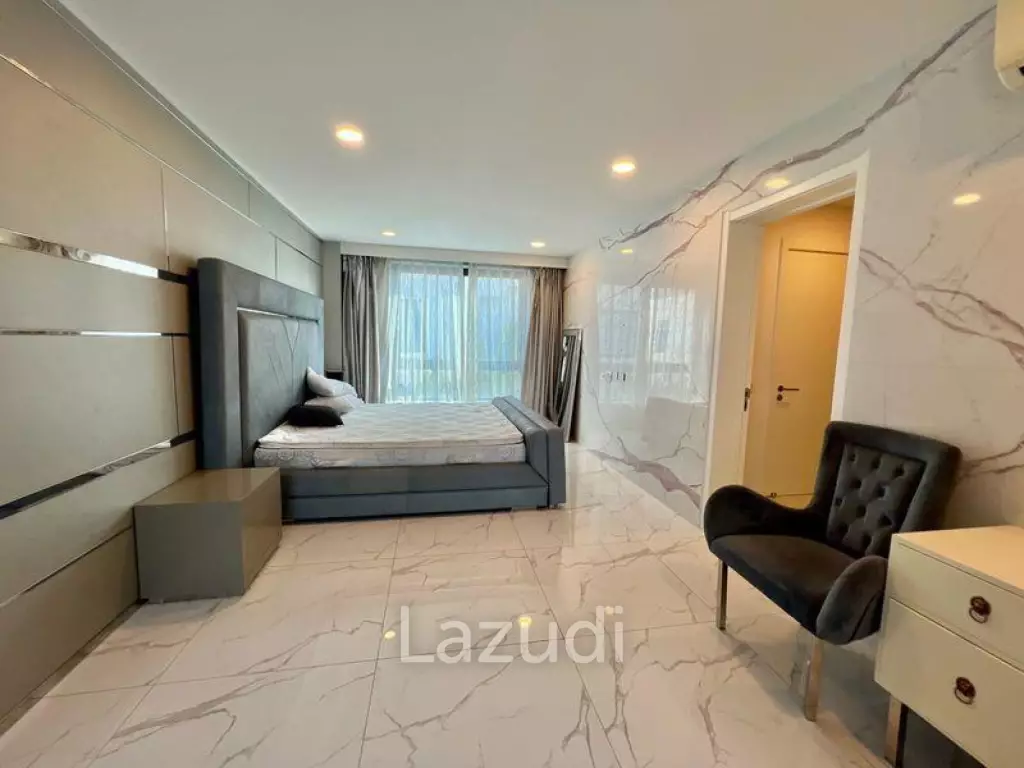 3 Beds 4 Bath 215 SQ.M. Palm Spring Villas