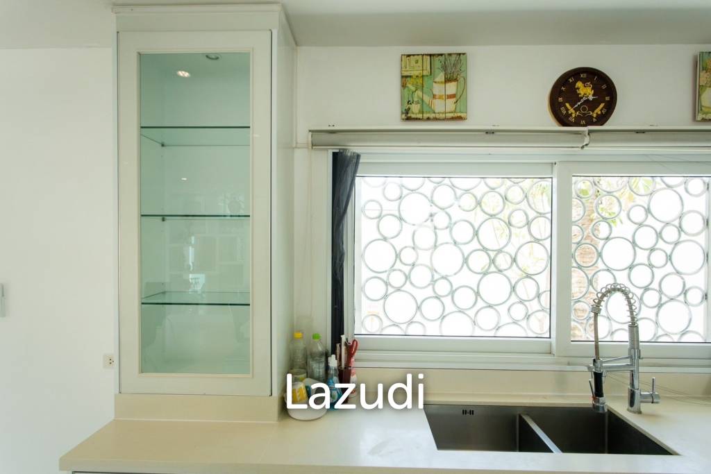 Modern 4-Bedroom Villa with Pool in Hua Hin
