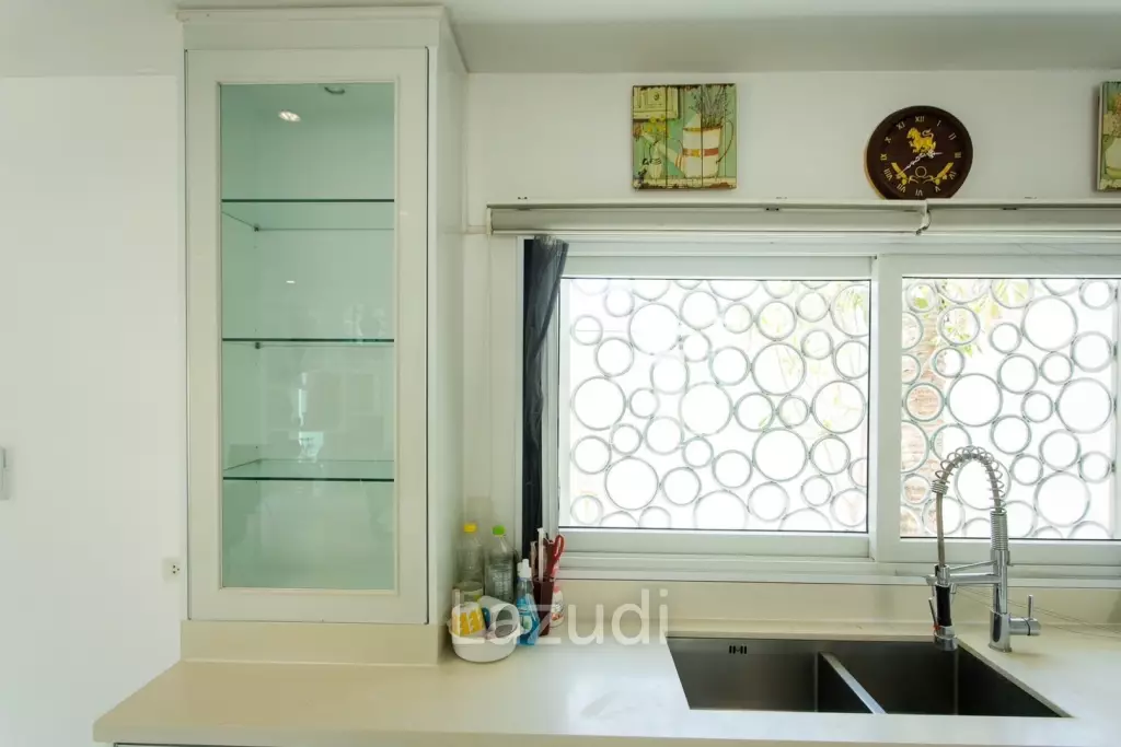 Modern 4-Bedroom Villa with Pool in Hua Hin
