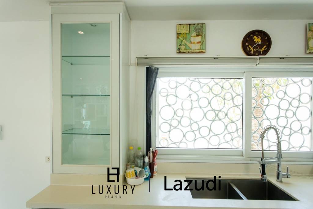 Modern 4-Bedroom Villa with Pool in Hua Hin