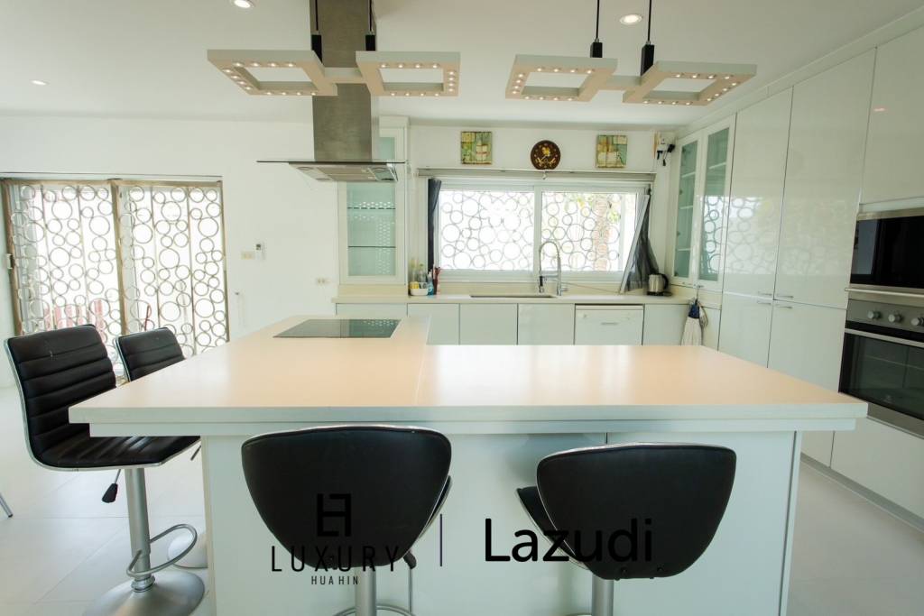 Modern 4-Bedroom Villa with Pool in Hua Hin