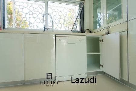 Modern 4-Bedroom Villa with Pool in Hua Hin