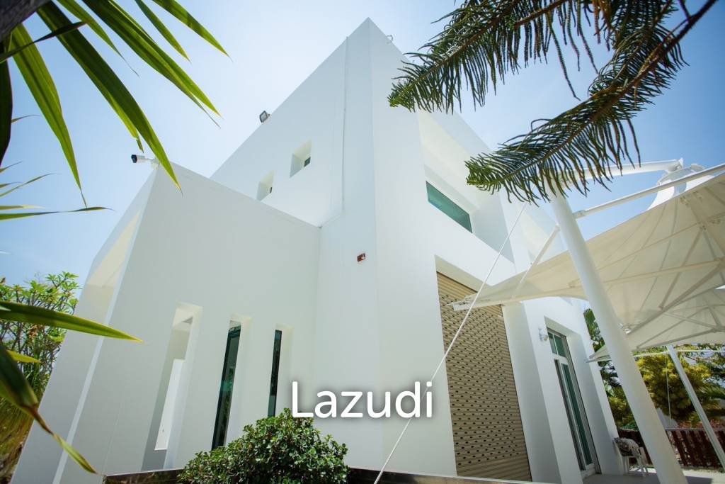 Modern 4-Bedroom Villa with Pool in Hua Hin