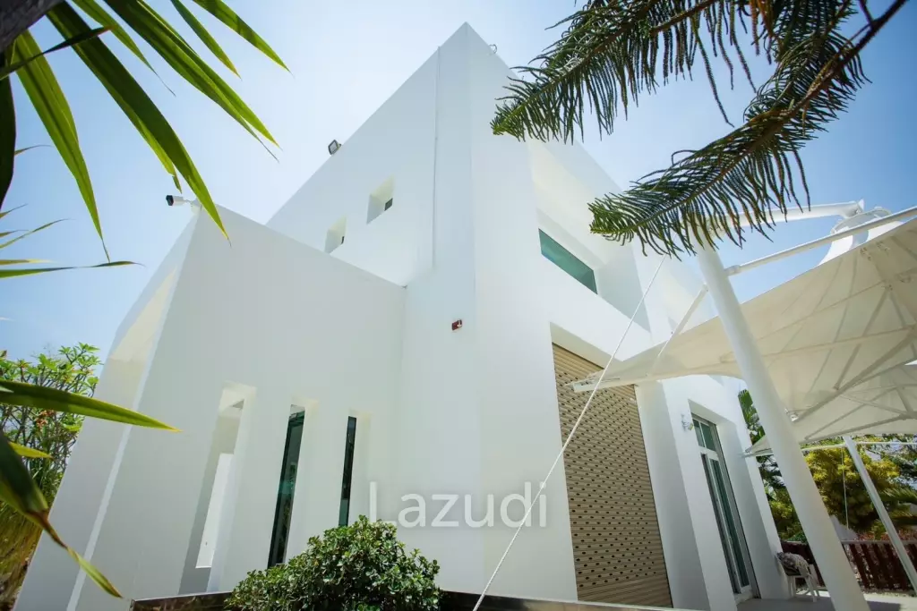 Modern 4-Bedroom Villa with Pool in Hua Hin