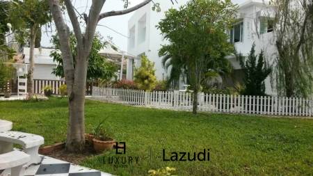 Modern 4-Bedroom Villa with Pool in Hua Hin