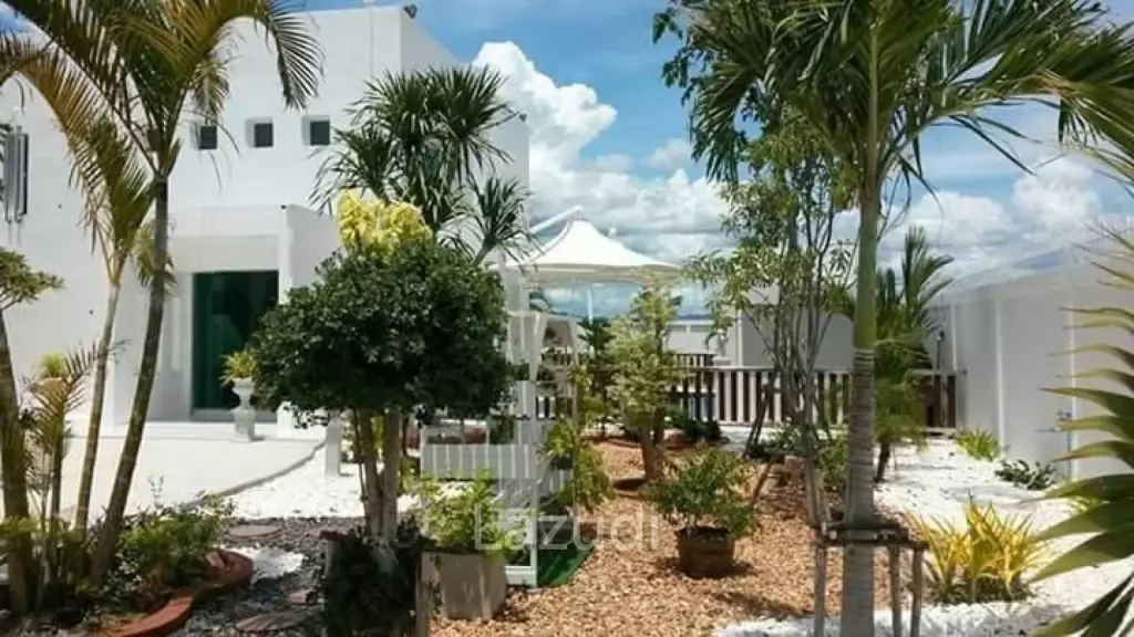 Modern 4-Bedroom Villa with Pool in Hua Hin