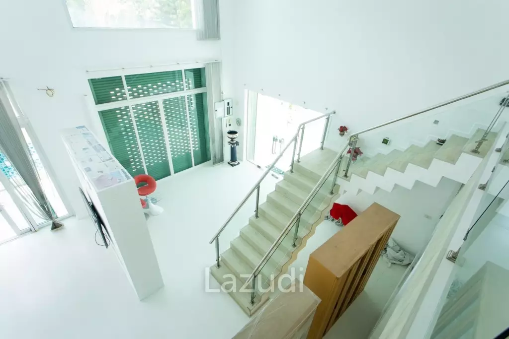 Modern 4-Bedroom Villa with Pool in Hua Hin