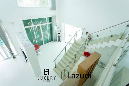 Modern 4-Bedroom Villa with Pool in Hua Hin