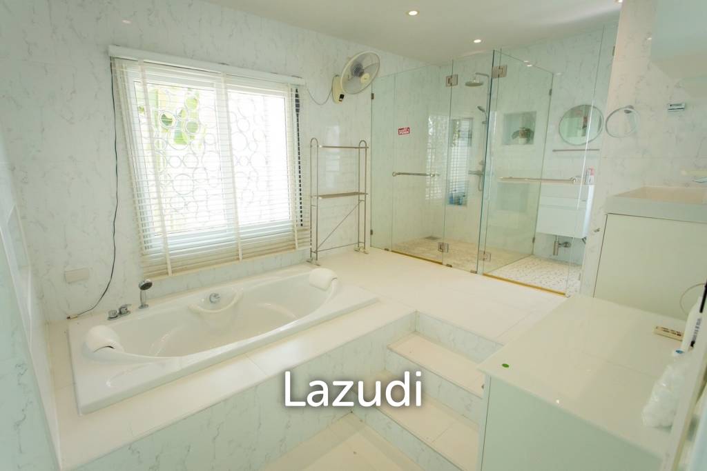 Modern 4-Bedroom Villa with Pool in Hua Hin