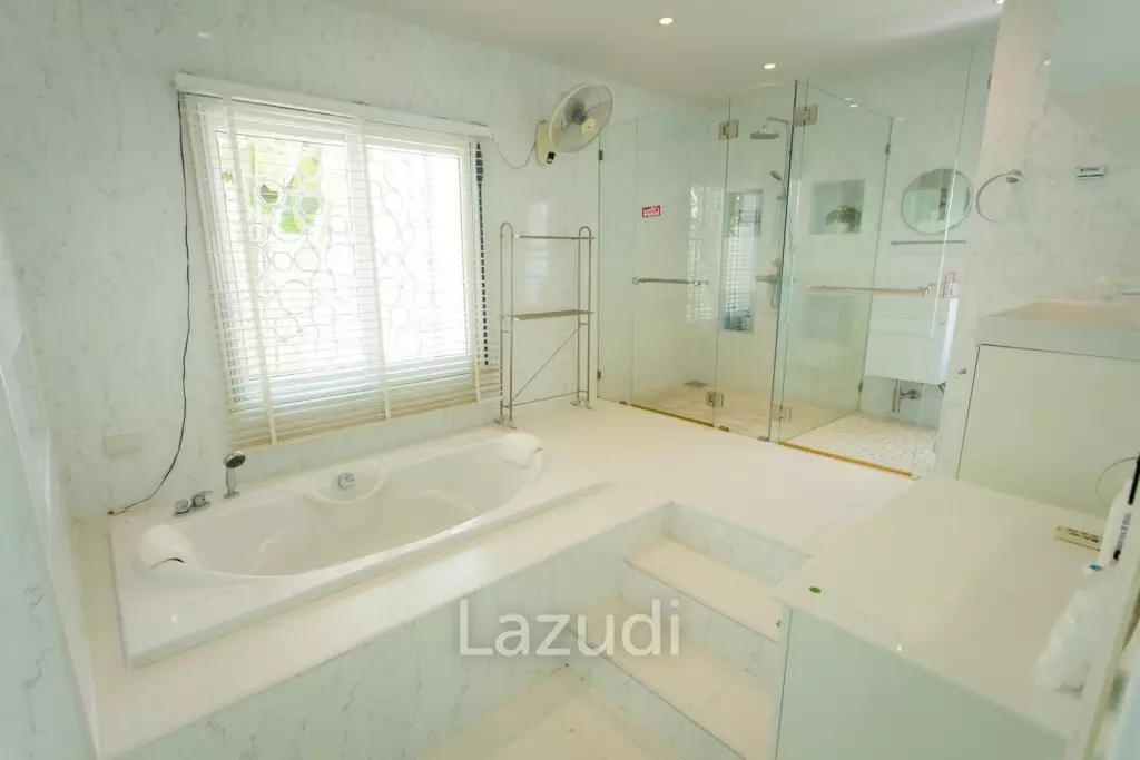 Modern 4-Bedroom Villa with Pool in Hua Hin