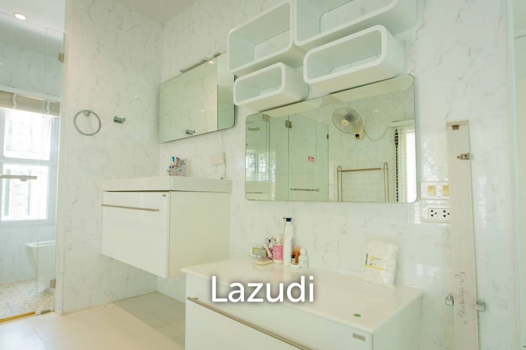 Modern 4-Bedroom Villa with Pool in Hua Hin
