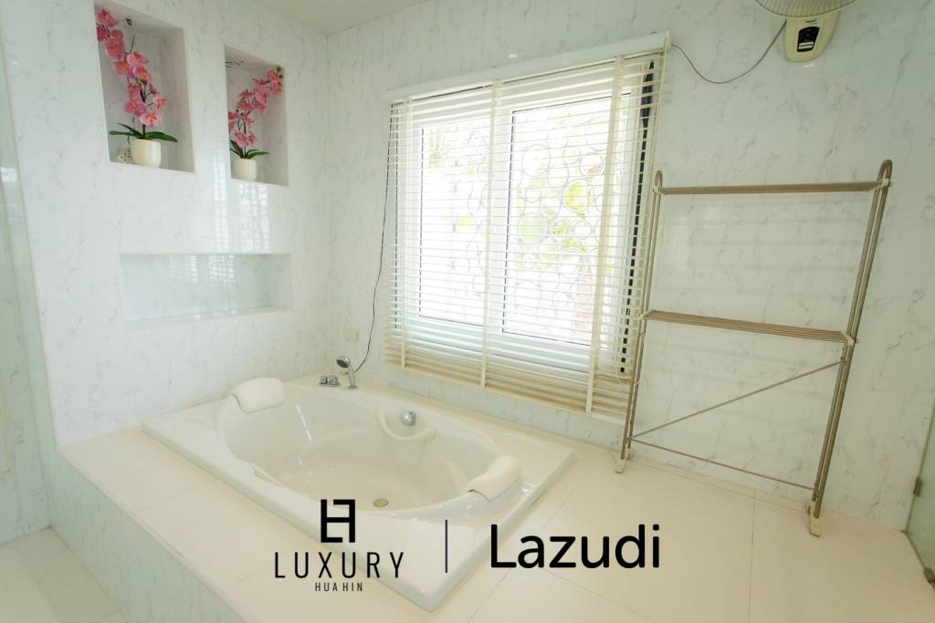 Modern 4-Bedroom Villa with Pool in Hua Hin