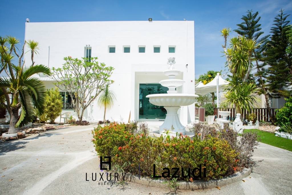 Modern 4-Bedroom Villa with Pool in Hua Hin