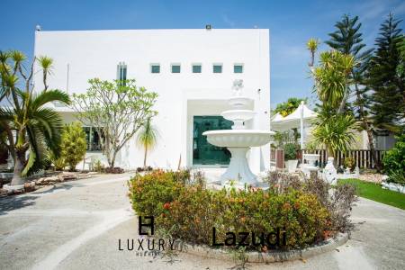 Modern 4-Bedroom Villa with Pool in Hua Hin