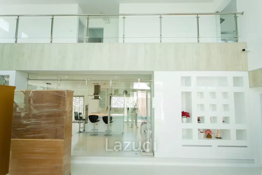 Modern 4-Bedroom Villa with Pool in Hua Hin