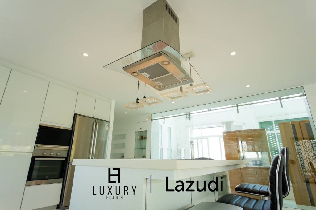 Modern 4-Bedroom Villa with Pool in Hua Hin