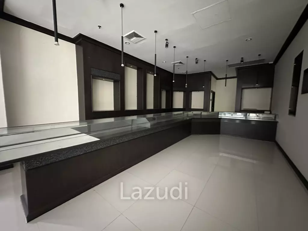 Prime Retail Space in Piyamitr Building Bangkok