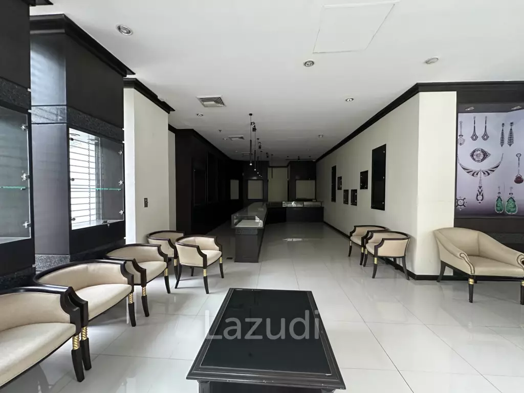 Prime Retail Space in Piyamitr Building Bangkok