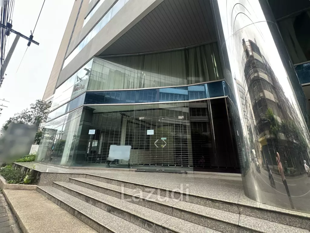 Prime Retail Space in Piyamitr Building Bangkok