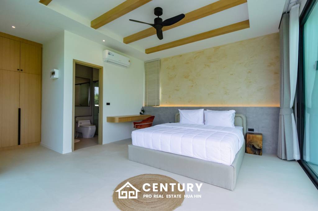 808 ตร.ม 3 เตียง 4 อาบน้ำ วิลล่า For ขาย