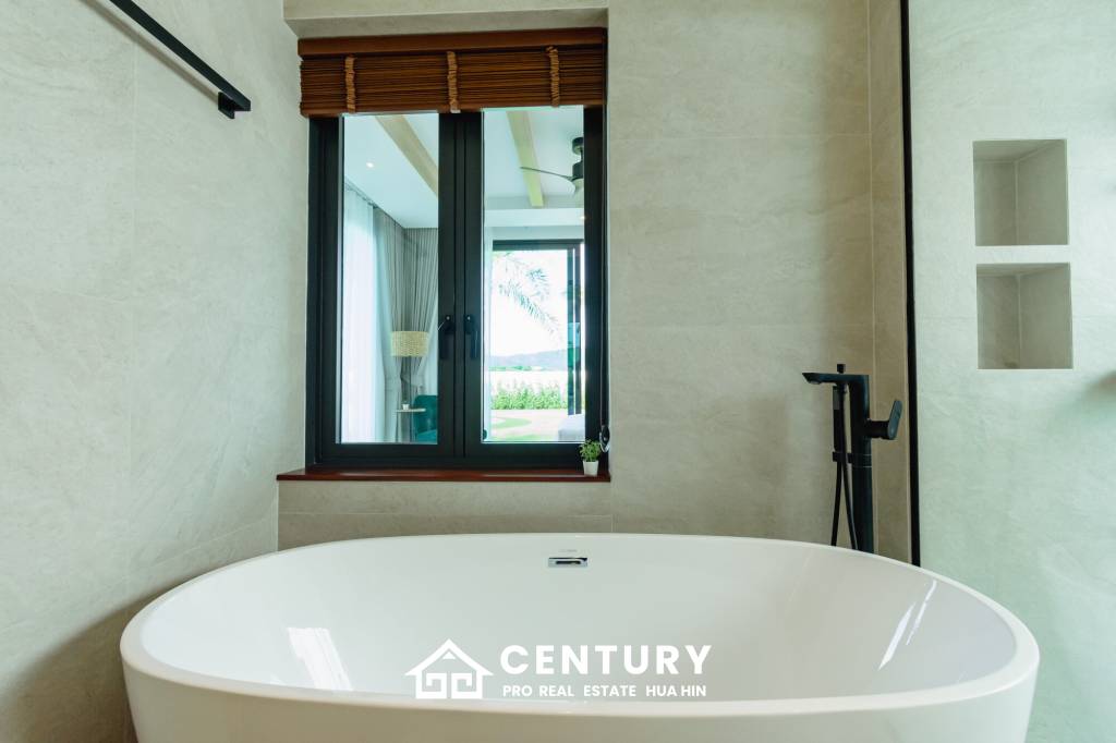 808 ตร.ม 3 เตียง 4 อาบน้ำ วิลล่า For ขาย