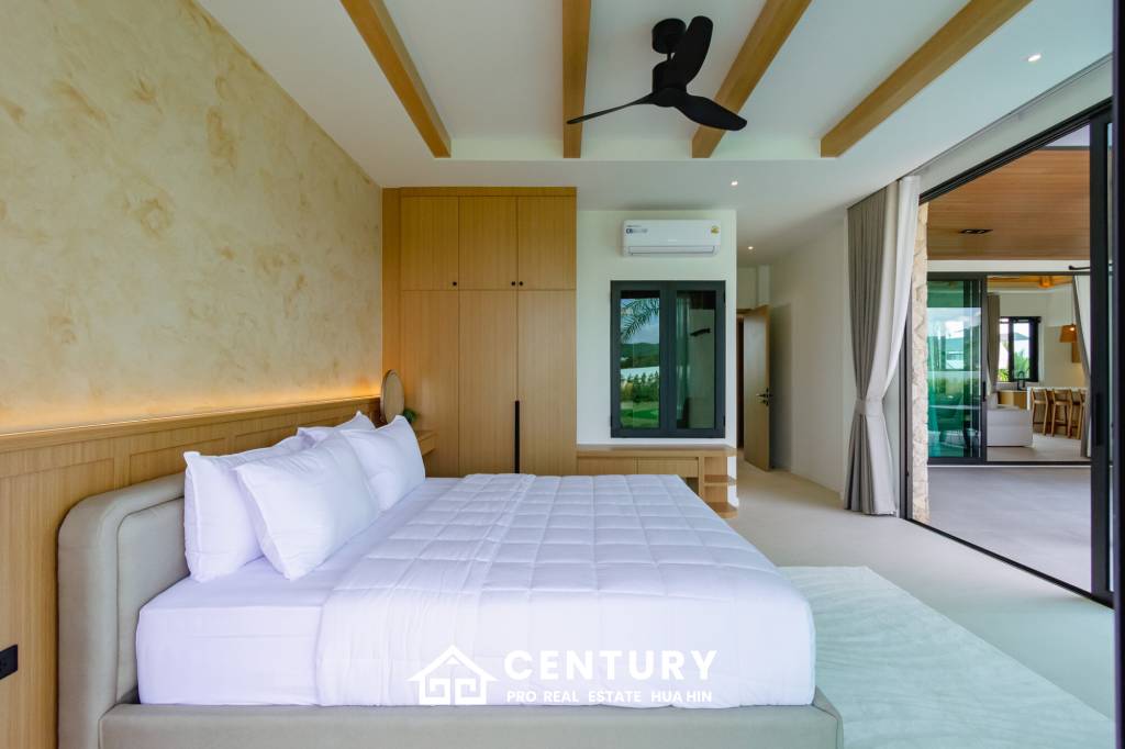 808 ตร.ม 3 เตียง 4 อาบน้ำ วิลล่า For ขาย